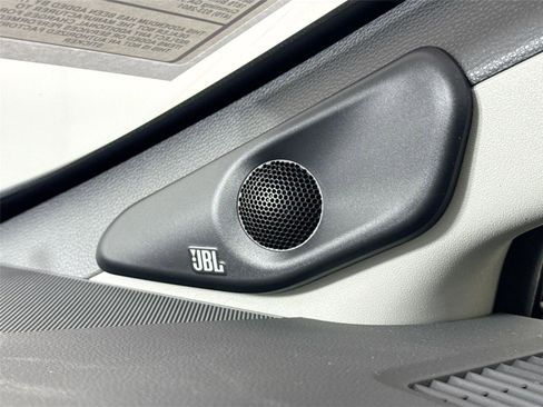 Used 2025 Toyota Prius Limited image 31