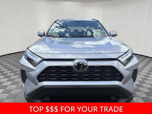 Used 2025 Toyota RAV4 XLE AWD/4WD image 2