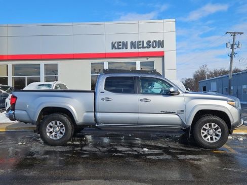 Used 2019 Toyota Tacoma SR5 image 12