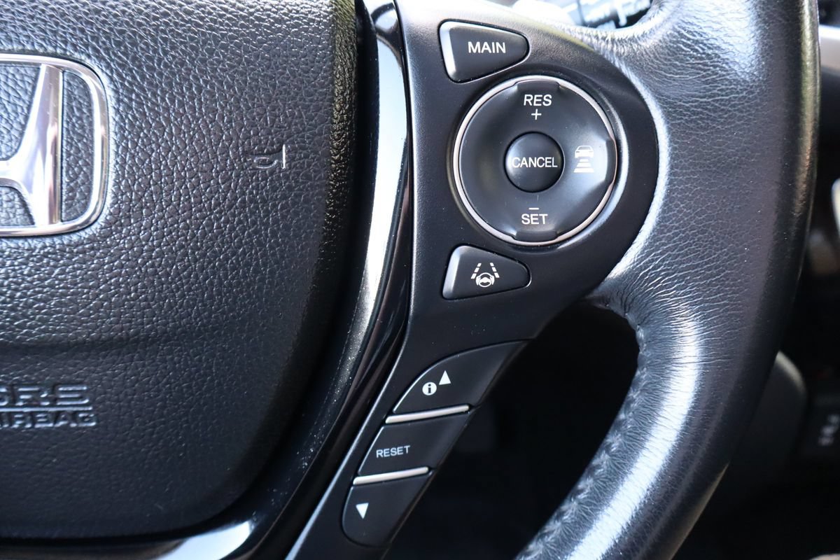 Used 2016 Honda Pilot Touring image 33