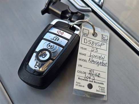 Used 2025 Lincoln Navigator L Reserve image 33