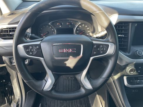 Used 2023 GMC Acadia SLE w/ Driver Convenience Package image 10