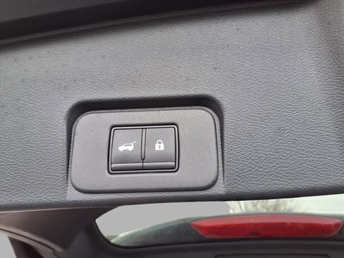 Used 2024 Nissan Rogue SV image 26