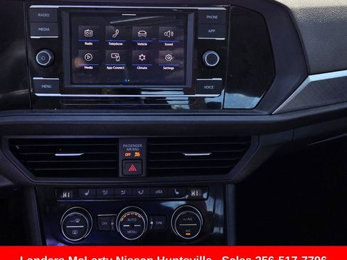 Used 2024 Volkswagen Jetta SE w/ Panoramic Sunroof Package FWD image 15