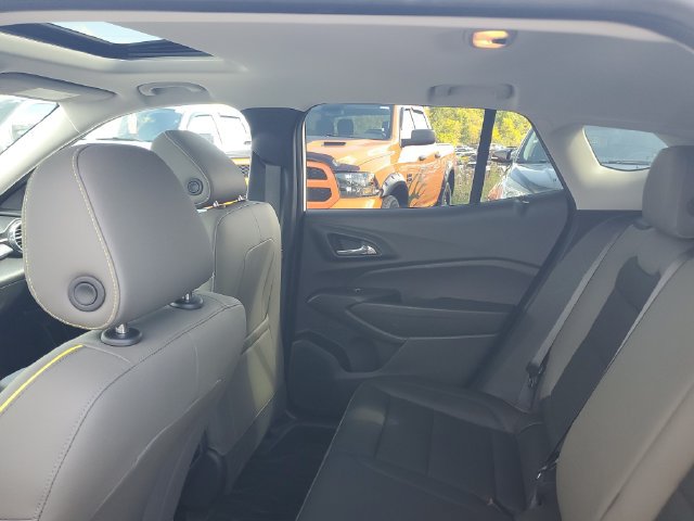 Used 2025 Chevrolet Trax ACTIV w/ Sunroof Package FWD image 8