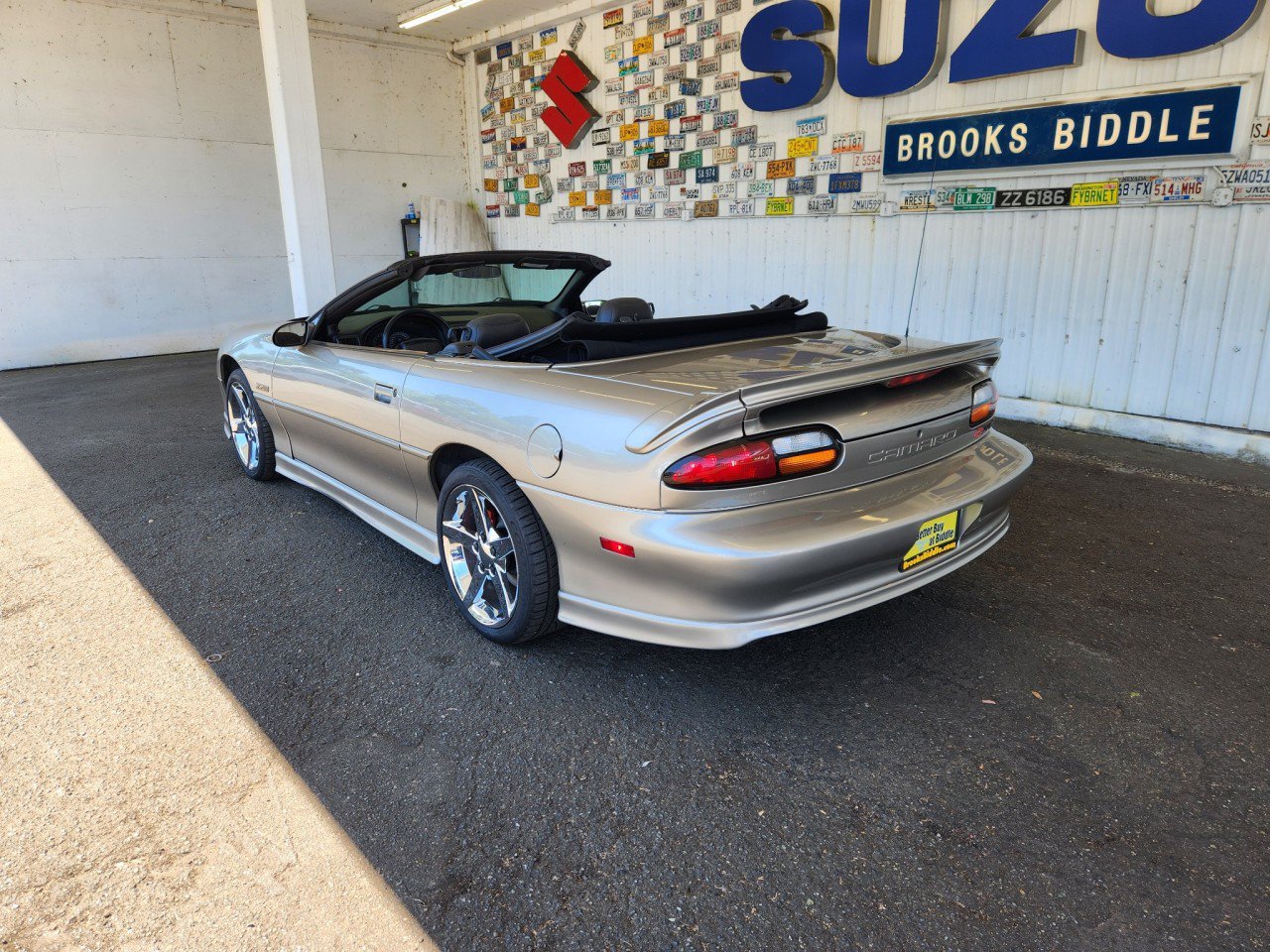 Used 2002 Chevrolet Camaro Z28 w/ Sport Appearance Pkg RWD image 9