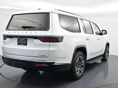 Used 2024 Jeep Wagoneer Series II RWD image 7