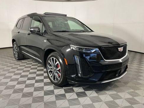 Used 2024 Cadillac XT6 Sport w/ Technology Package AWD/4WD image 3