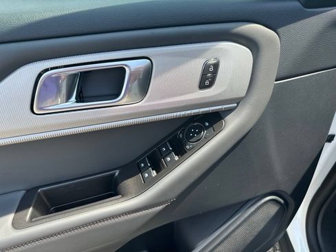 New 2026 Ford Explorer Active w/ Active Comfort Package RWD image 13