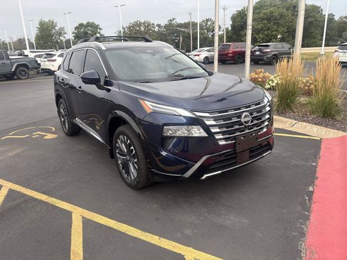 Used 2026 Nissan Rogue Platinum w/ Platinum Premium Package AWD/4WD image 3