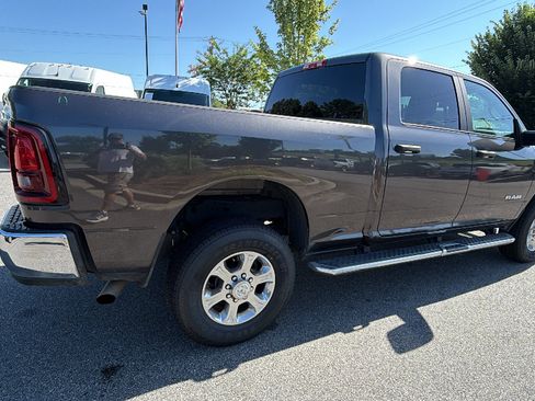 Used 2026 RAM 2500 Big Horn AWD/4WD image 8