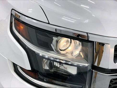Used 2019 Chevrolet Tahoe LS w/ Enhanced Driver Alert Package RWD image 35