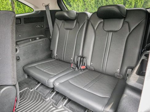 Used 2025 Kia Sorento S FWD image 31