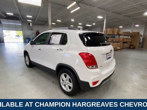 Used 2020 Chevrolet Trax LT w/ LT Convenience Package FWD image 7