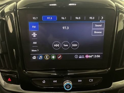 Used 2020 Chevrolet Traverse LT image 18