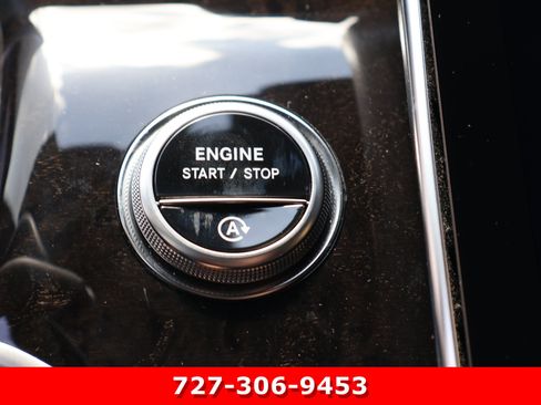 Used 2025 Mercedes-Benz GLC 300 image 29