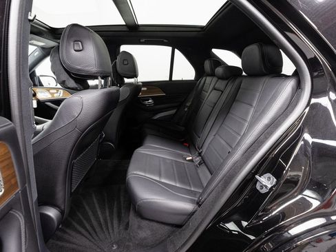 Used 2025 Mercedes-Benz GLE 450e 4MATIC image 29