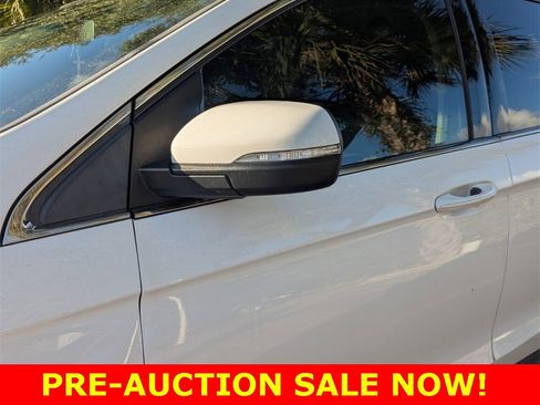 Used 2018 Ford Edge SEL image 22