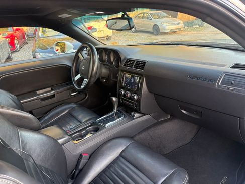 Used 2010 Dodge Challenger R/T image 24