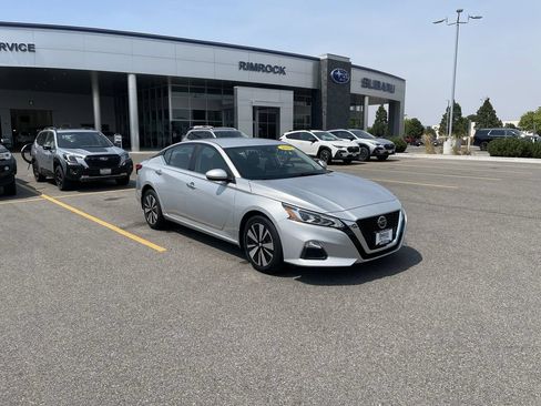 Used 2021 Nissan Altima 2.5 SV AWD/4WD image 2