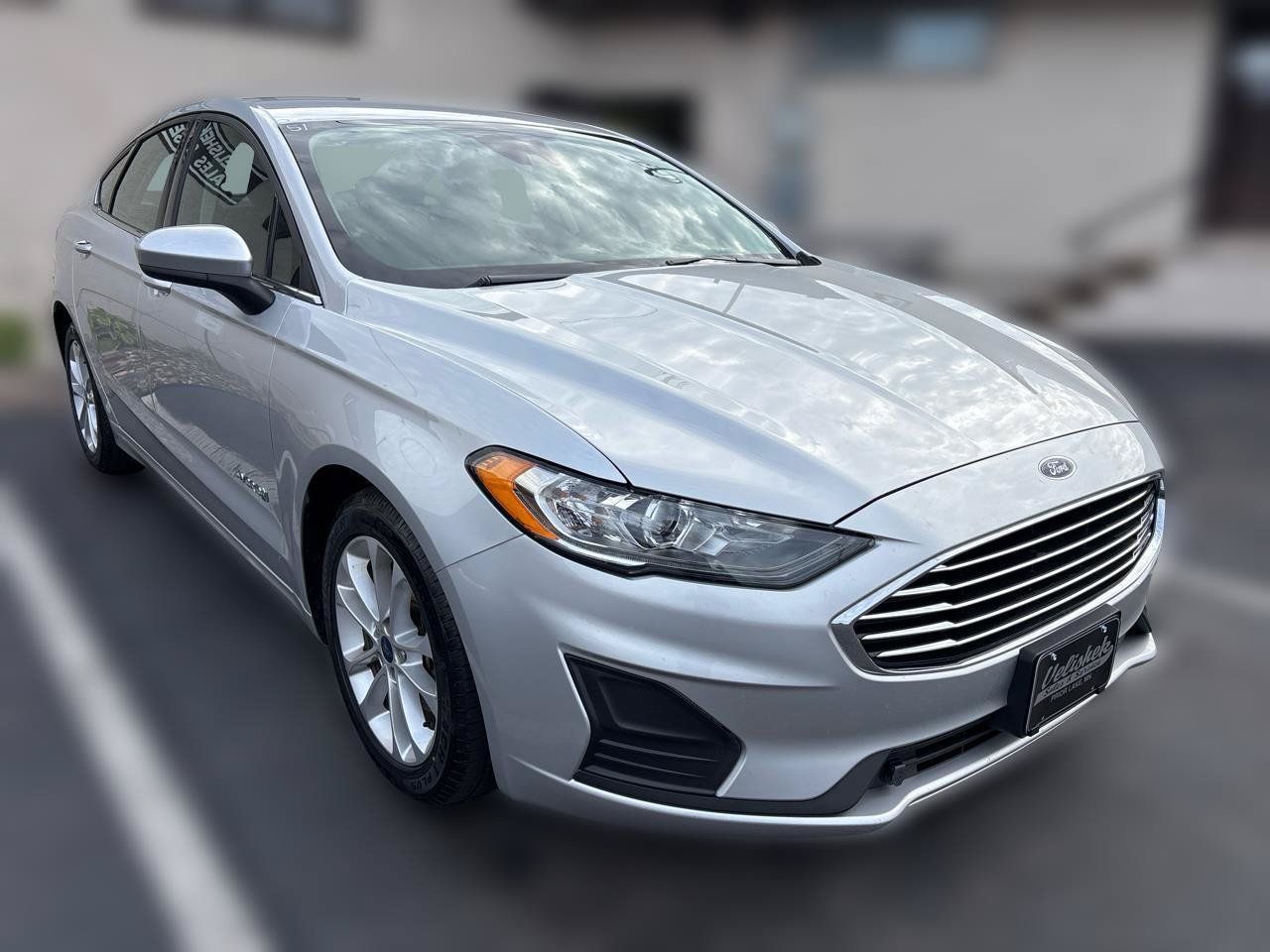Used 2019 Ford Fusion SE FWD image 1
