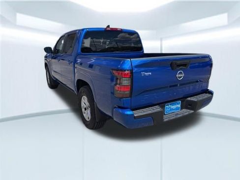 Used 2024 Nissan Frontier SV RWD image 8