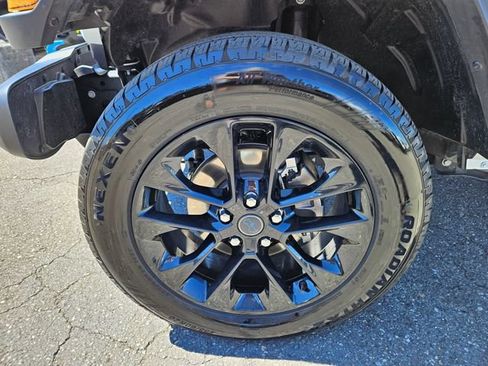 Used 2024 Jeep Wrangler Unlimited Sahara AWD/4WD image 10