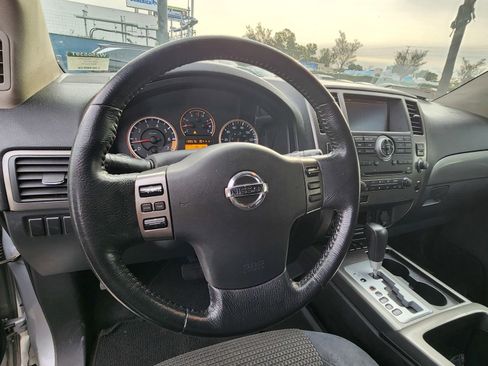 Used 2011 Nissan Armada SV RWD image 11