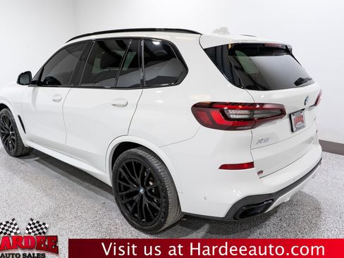 Used 2022 BMW X5 xDrive40i w/ M Sport Package image 3