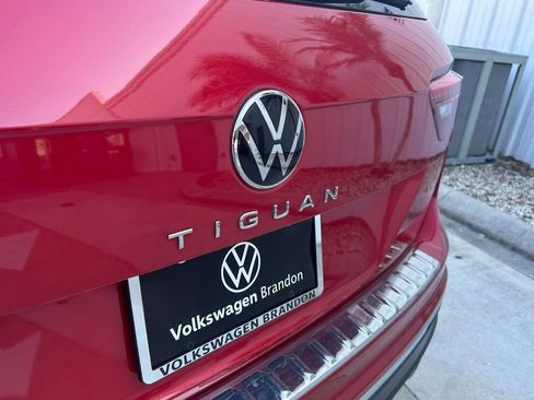 Used 2022 Volkswagen Tiguan SE image 30