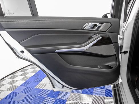 Used 2025 BMW X7 xDrive40i image 17