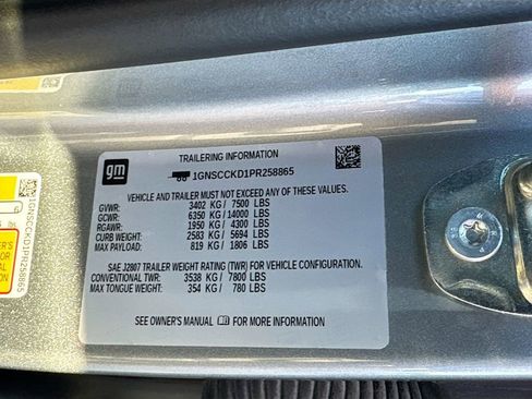 Used 2023 Chevrolet Suburban LT image 33