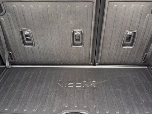 Used 2025 Nissan Pathfinder Platinum image 16