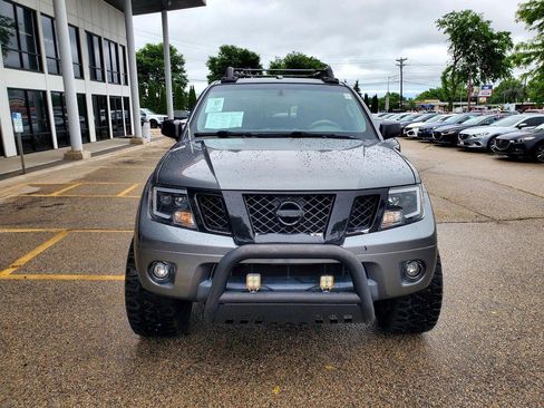 Used 2017 Nissan Frontier SV RWD image 2