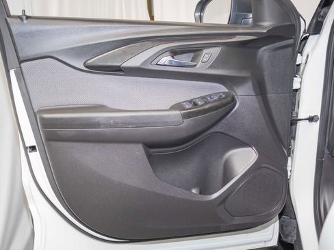 Used 2023 Chevrolet TrailBlazer LS image 10