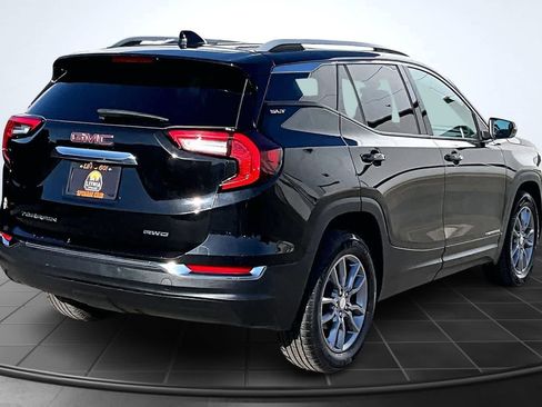 Used 2024 GMC Terrain SLT image 23