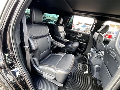 Used 2025 Ford Expedition Tremor image 19