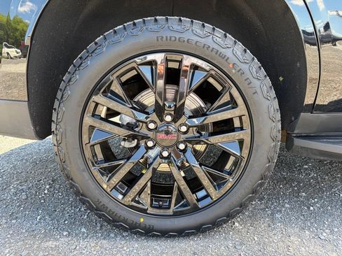 Used 2025 GMC Yukon Elevation AWD/4WD image 20