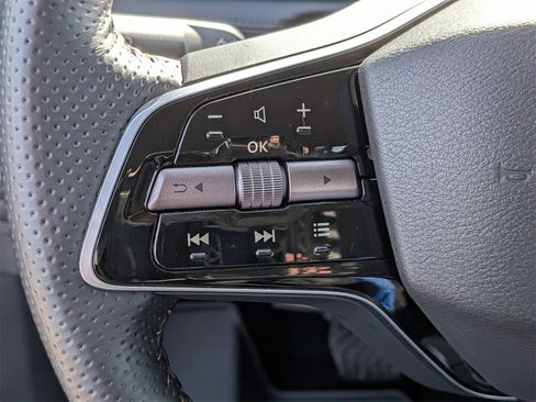 Used 2023 Nissan Ariya FWD image 18