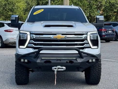 Used 2024 Chevrolet Silverado 2500 High Country w/ Technology Package AWD/4WD image 2