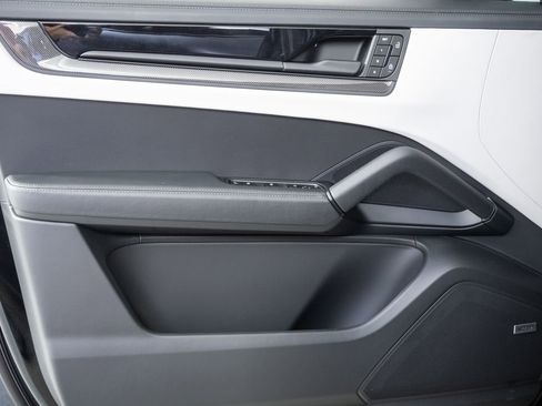 Certified 2026 Porsche Cayenne GTS image 6