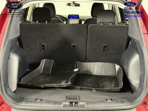 Certified 2022 Ford Escape SE w/ SE Sport Appearance Package image 15