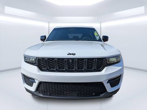 Certified 2023 Jeep Grand Cherokee Limited w/ Luxury Tech Group II AWD/4WD image 8