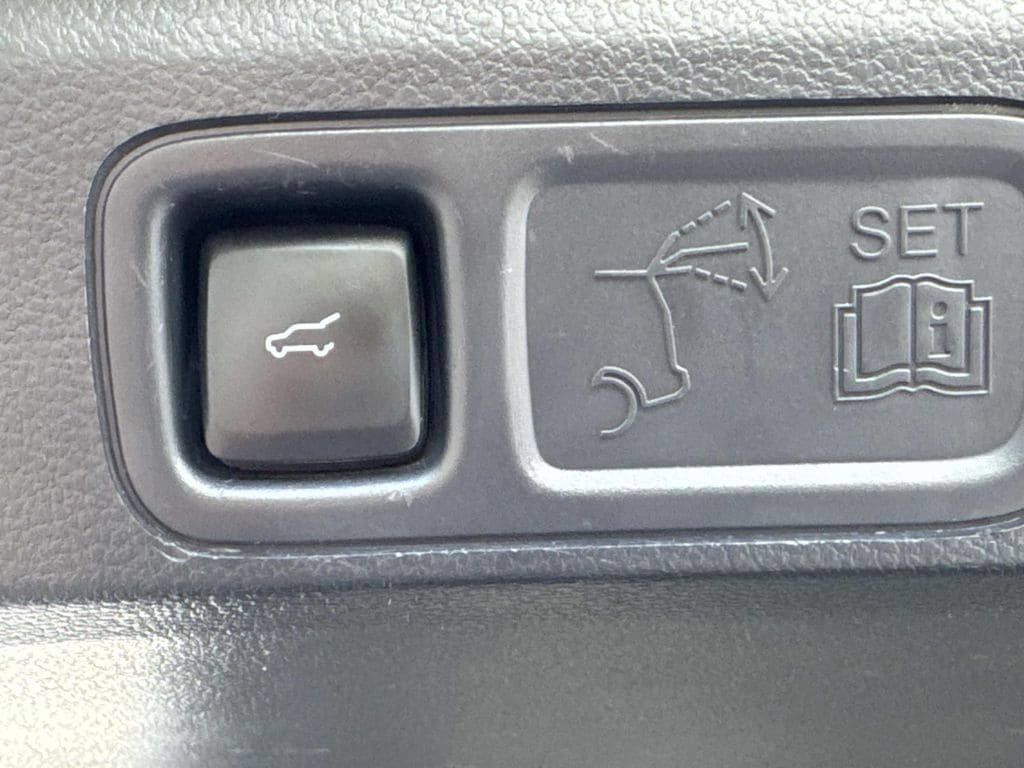 Used 2024 Ford Expedition Limited AWD/4WD image 14