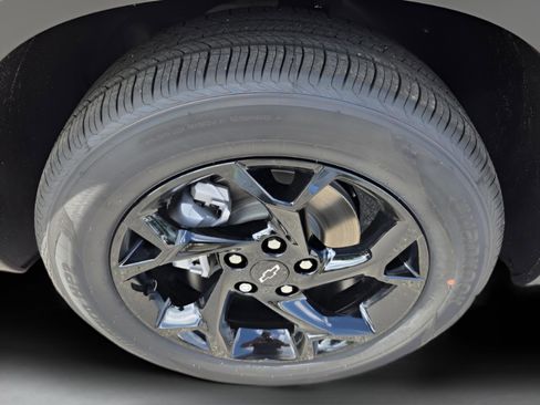 New 2026 Chevrolet Trax LT w/ Sunroof Package FWD image 9