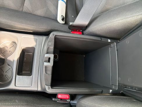 Used 2016 Nissan Rogue SV image 39