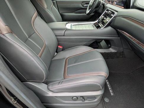 Used 2025 Nissan Armada SL w/ Convenience Package RWD image 20