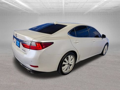 Used 2016 Lexus ES 350 w/ Premium Package w/Wood Trim FWD image 5