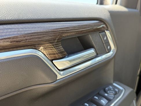 Used 2025 Chevrolet Silverado 1500 LT image 24