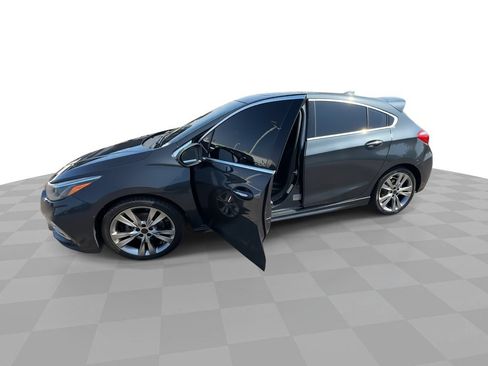 Used 2017 Chevrolet Cruze Premier FWD image 5